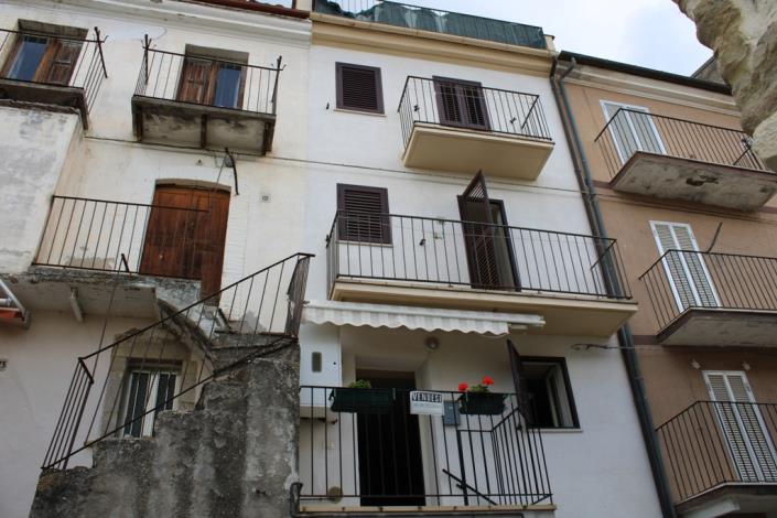 Image No.5-2 Bed Townhouse for sale