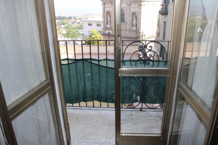 Image No.12-3 Bed Apartment for sale