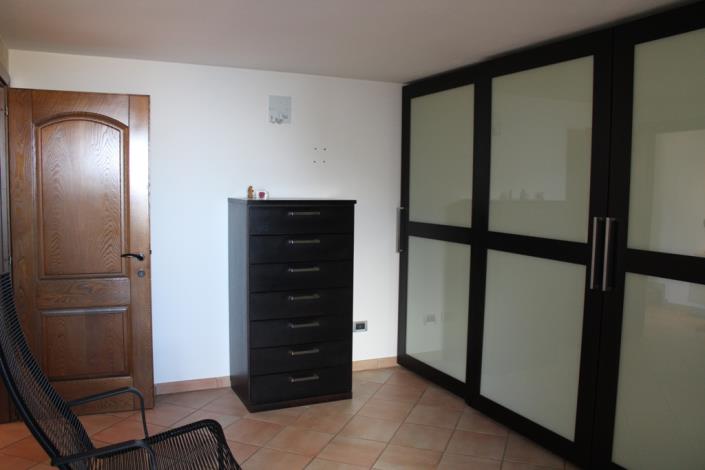 Image No.20-3 Bed Townhouse for sale