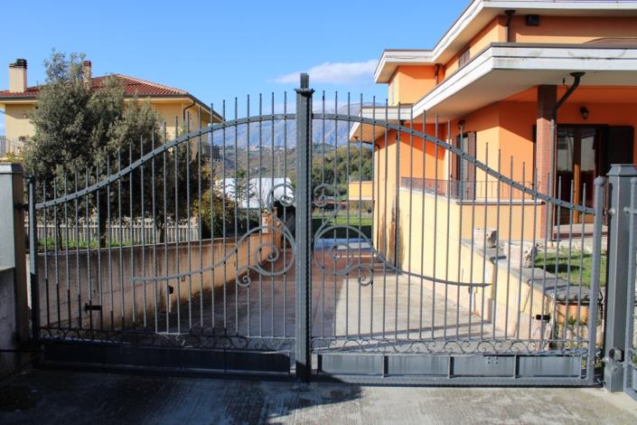 Image No.8-5 Bed Villa / Detached for sale