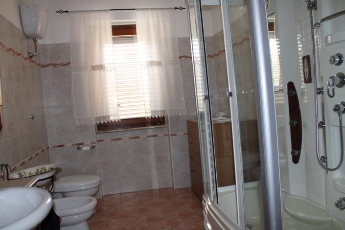 Image No.24-5 Bed Villa / Detached for sale