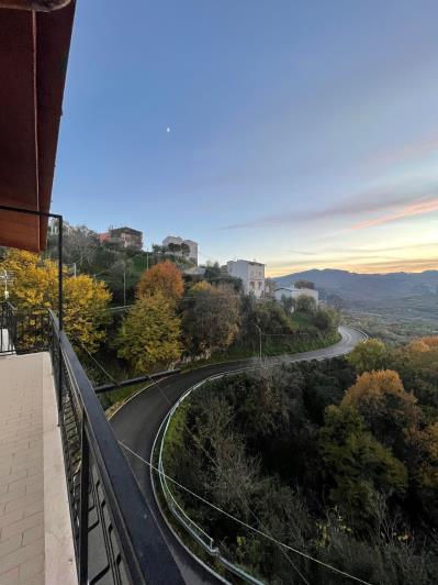 Image No.10-3 Bed Apartment for sale