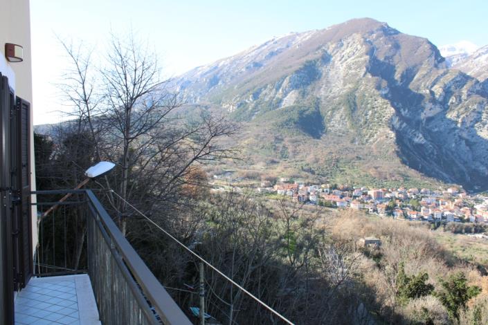 Image No.18-3 Bed Townhouse for sale