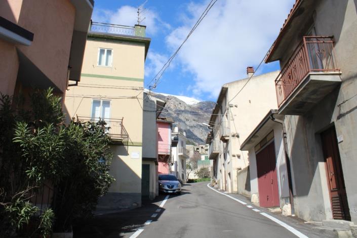 Image No.8-3 Bed Townhouse for sale