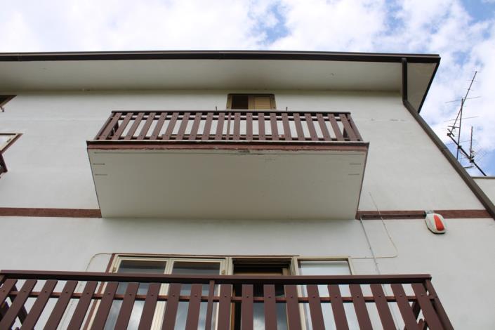 Image No.13-5 Bed Townhouse for sale