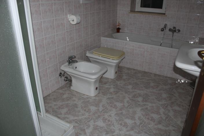 Image No.12-4 Bed Villa / Detached for sale