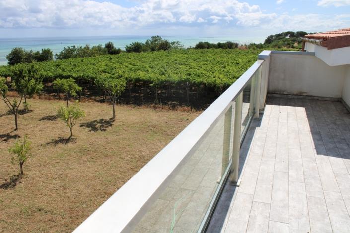 Image No.19-3 Bed Villa / Detached for sale