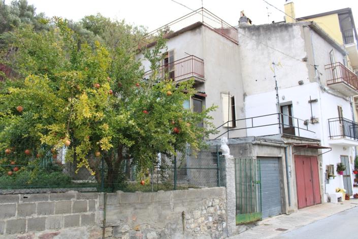 Image No.9-2 Bed Townhouse for sale