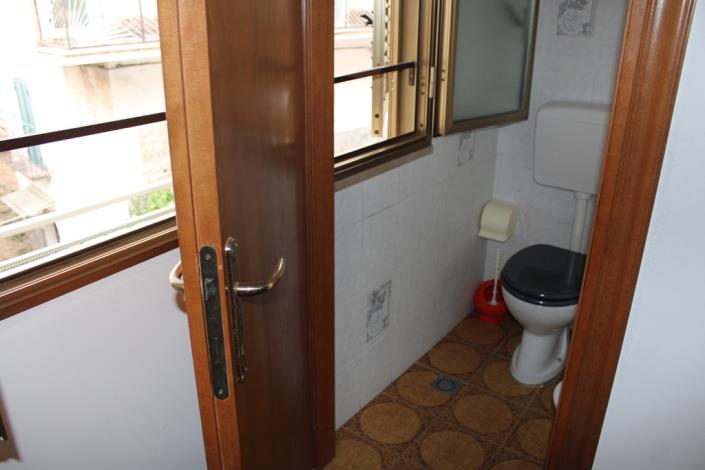 Image No.10-2 Bed Townhouse for sale