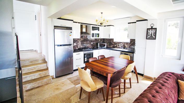 Image No.10-6 Bed Villa / Detached for sale