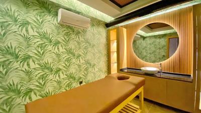 Monarch-Premium-massage