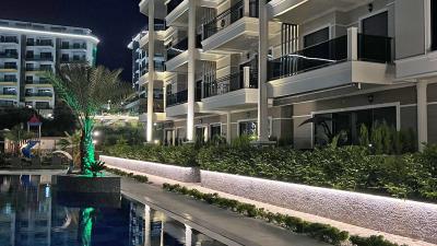 Monarch-Premium-night