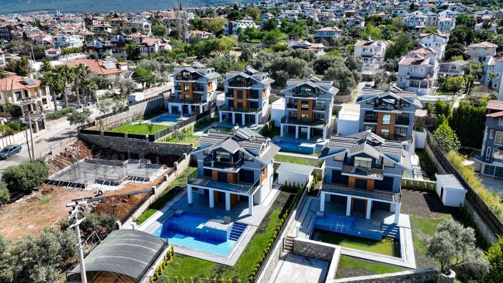 Image No.3-5 Bed Villa / Detached for sale