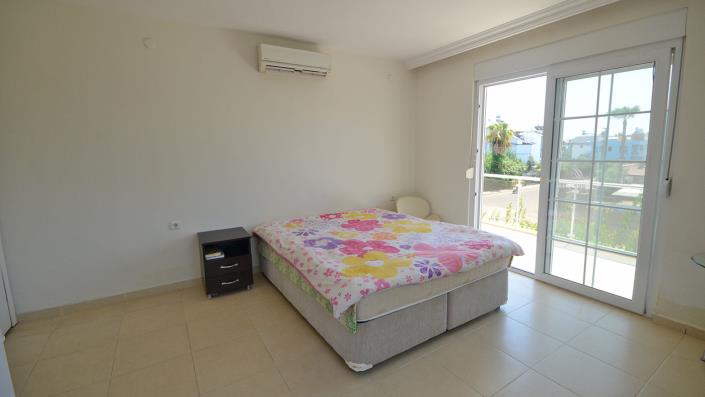 Image No.19-3 Bed Villa / Detached for sale