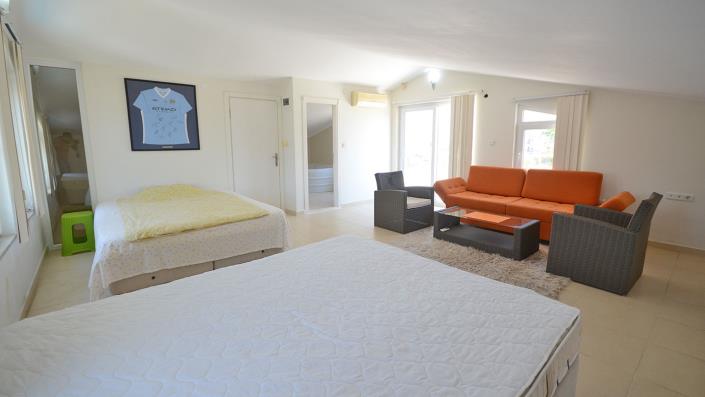 Image No.34-3 Bed Villa / Detached for sale