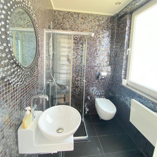 Image No.21-8 Bed Villa / Detached for sale