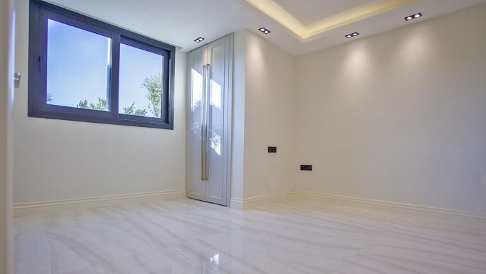 Image No.12-6 Bed Villa for sale