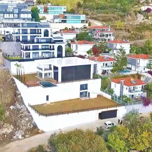 Image No.2-5 Bed Villa for sale