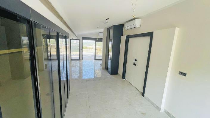 Image No.19-5 Bed Villa / Detached for sale