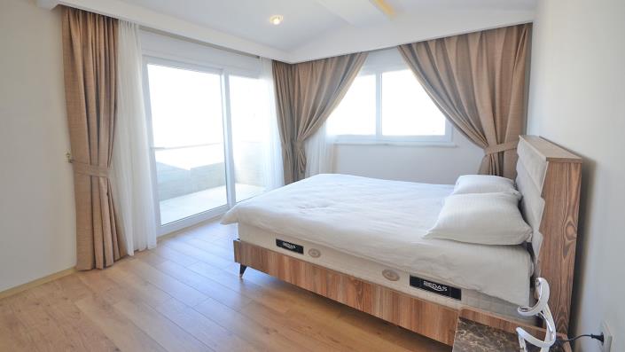 Image No.12-5 Bed Penthouse for sale