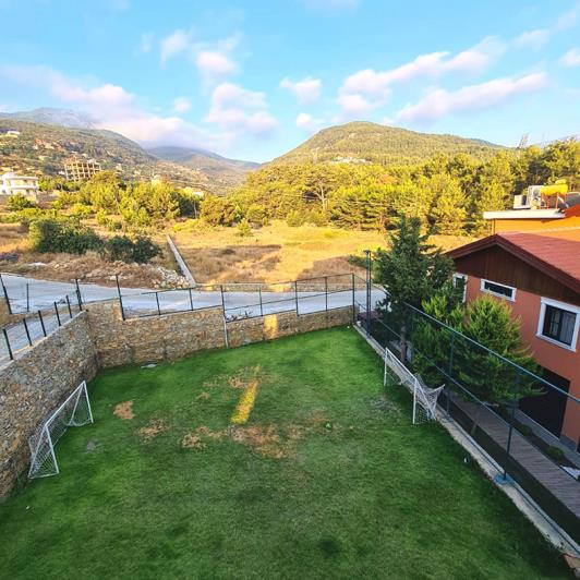 Image No.8-9 Bed Apartment for sale