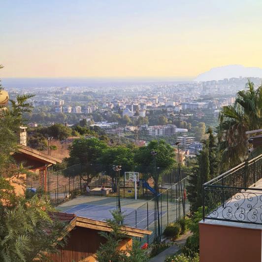 Image No.13-9 Bed Apartment for sale