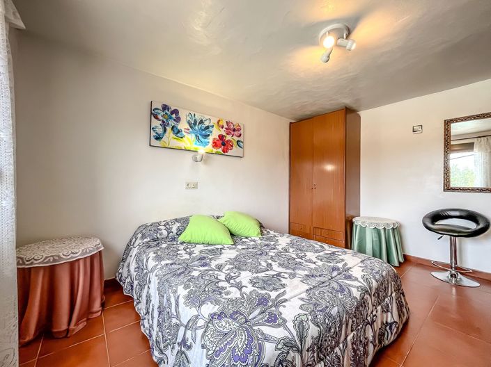 Image No.12-7 Bed Villa for sale