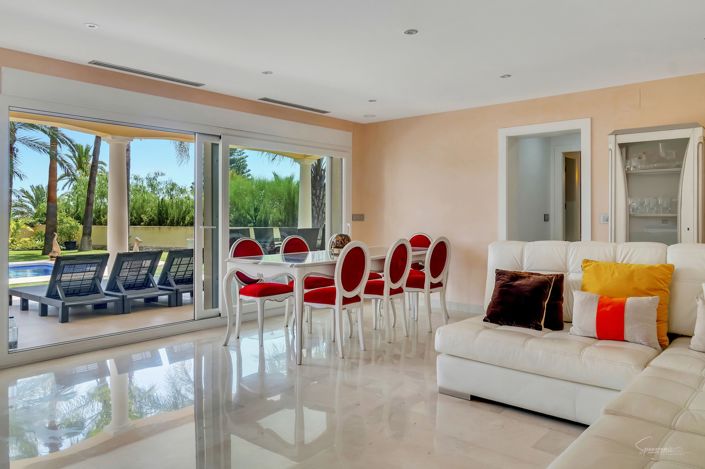 Image No.4-4 Bed Villa for sale