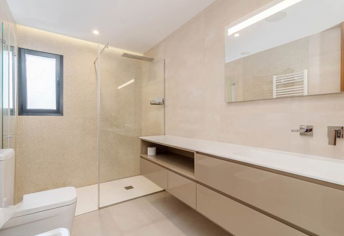 Image No.10-4 Bed Villa for sale