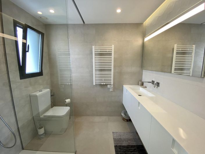 Image No.12-4 Bed Villa for sale