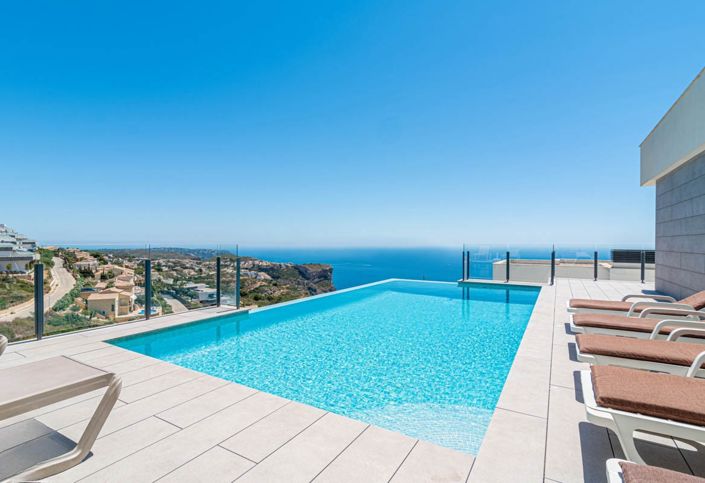 Image No.2-4 Bed Villa for sale