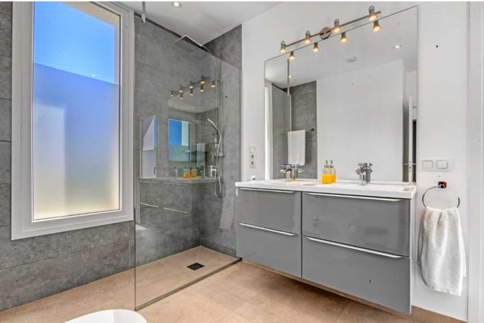 Image No.17-5 Bed Villa for sale