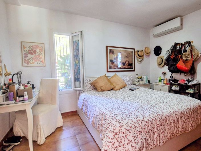 Image No.10-4 Bed Villa for sale