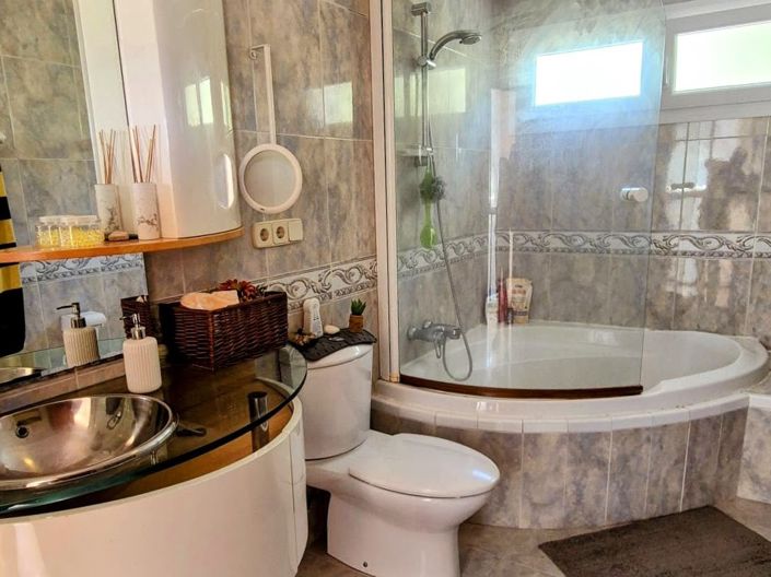 Image No.13-4 Bed Villa for sale