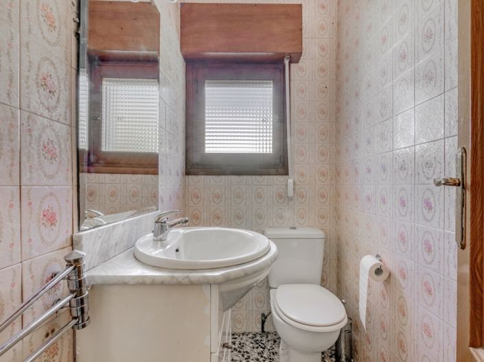 Image No.10-4 Bed Villa for sale