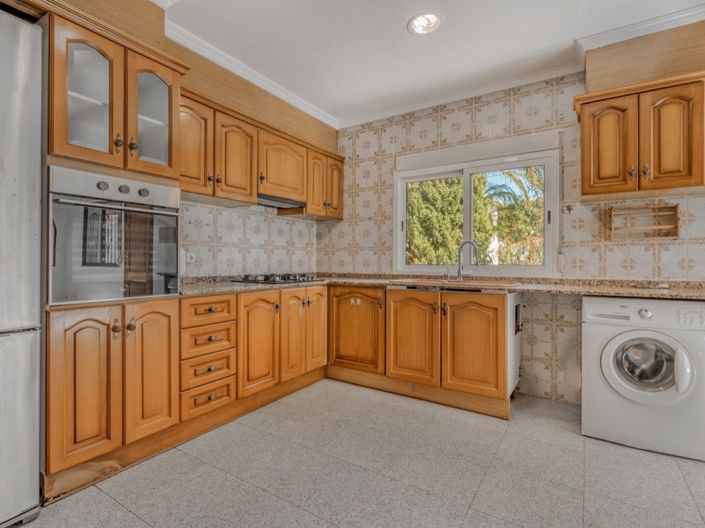 Image No.5-4 Bed Villa for sale