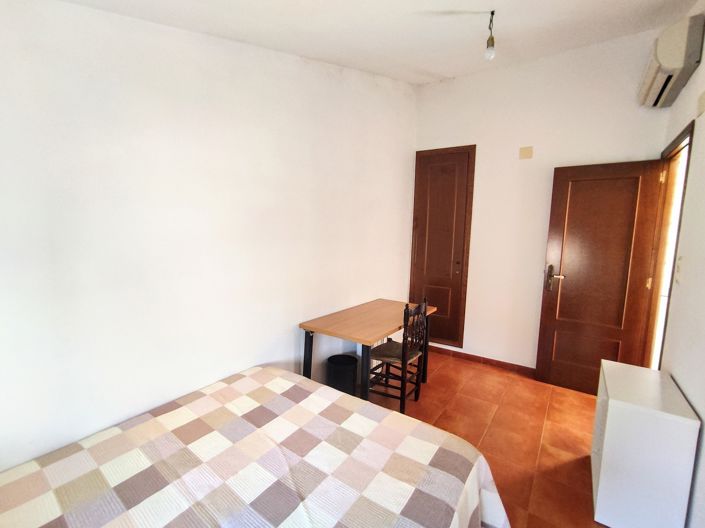 Image No.14-3 Bed Townhouse for sale