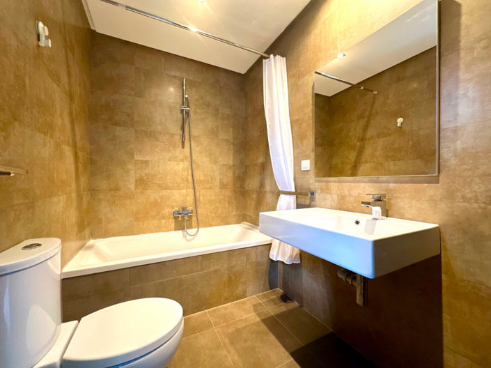 Image No.10-3 Bed Villa for sale