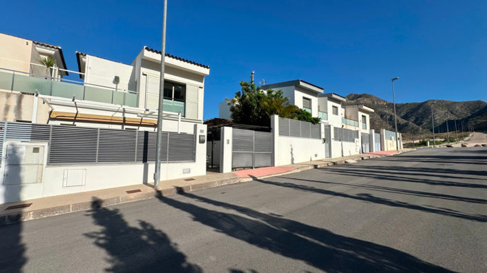 Image No.30-3 Bed Villa for sale