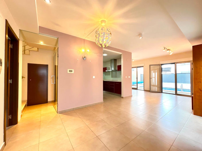 Image No.6-3 Bed Villa for sale