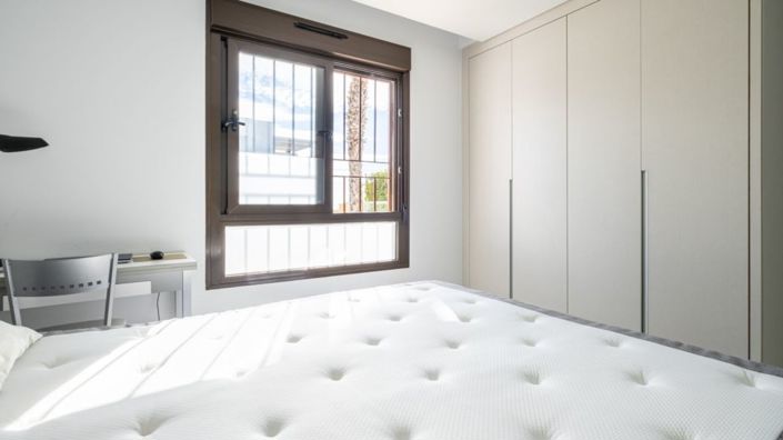 Image No.25-2 Bed Apartment for sale