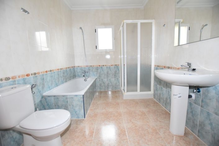 Image No.10-3 Bed Villa for sale