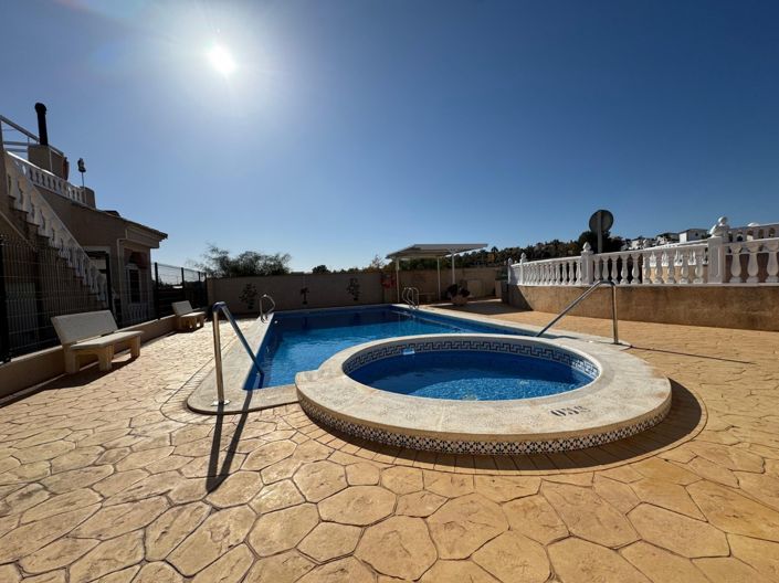 Image No.2-3 Bed Villa for sale