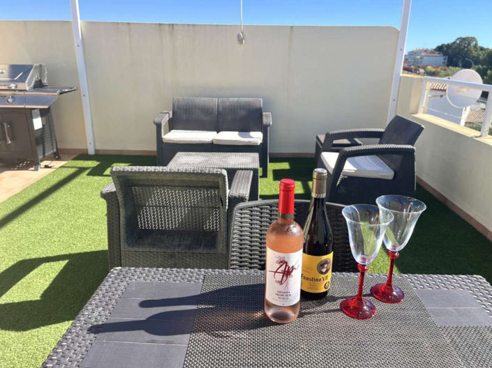 Image No.19-2 Bed Apartment for sale