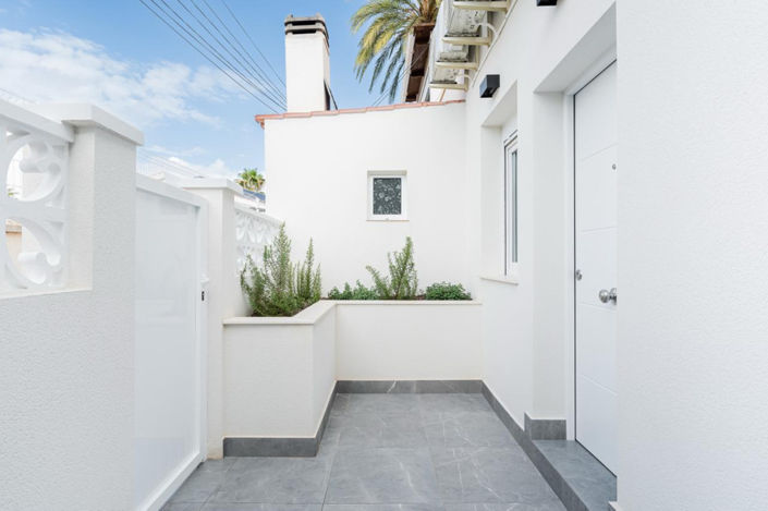 Image No.8-3 Bed Villa for sale