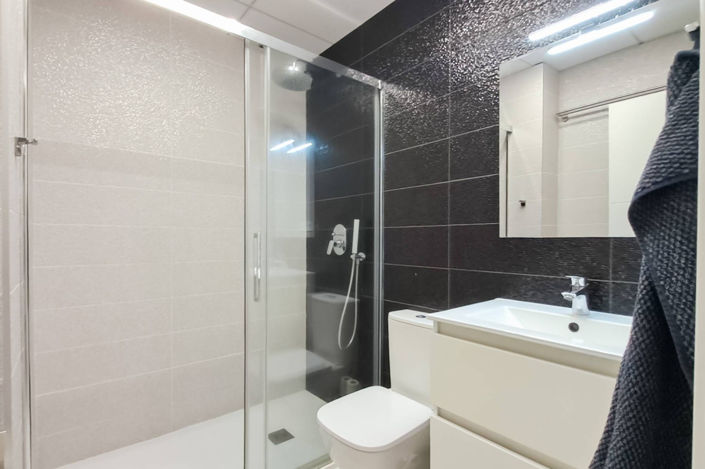 Image No.28-2 Bed Apartment for sale