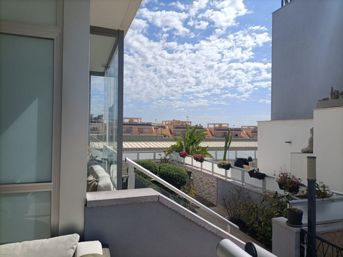 Image No.4-2 Bed Villa for sale