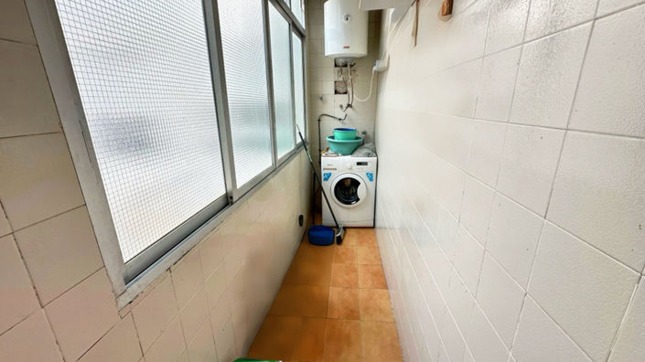 Image No.19-6 Bed Apartment for sale