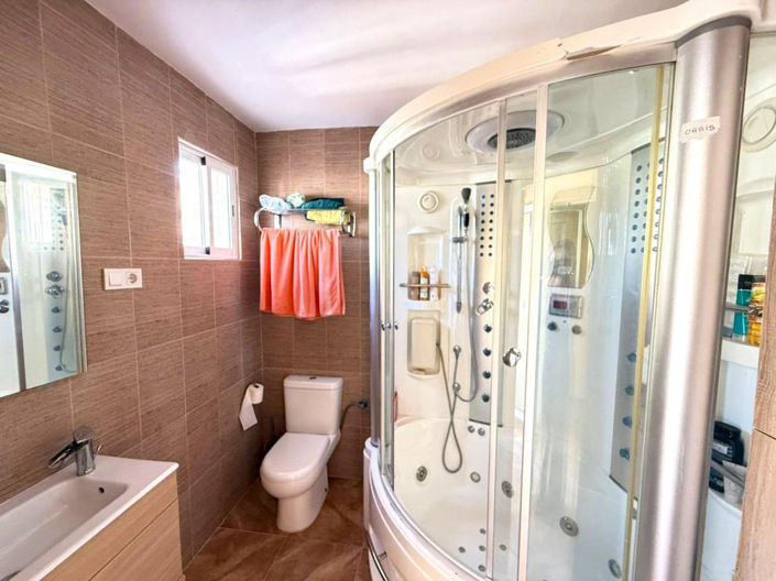 Image No.9-Villa de 4 chambres à vendre à Torrevieja