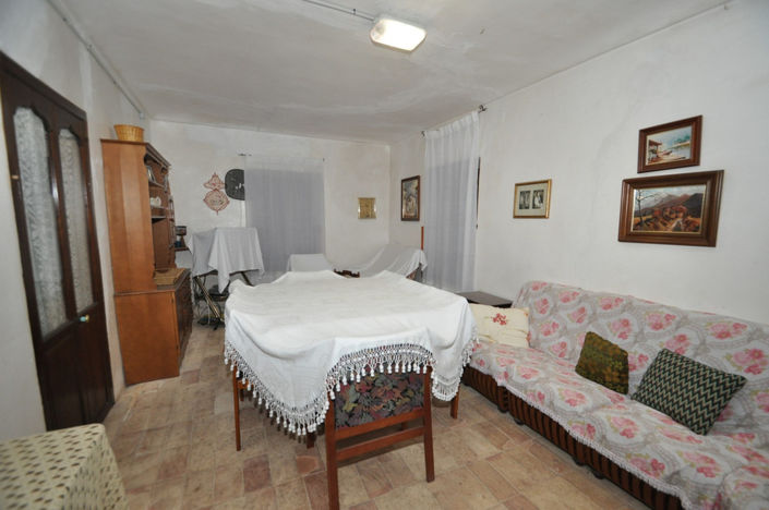 Image No.9-8 Bed Villa for sale